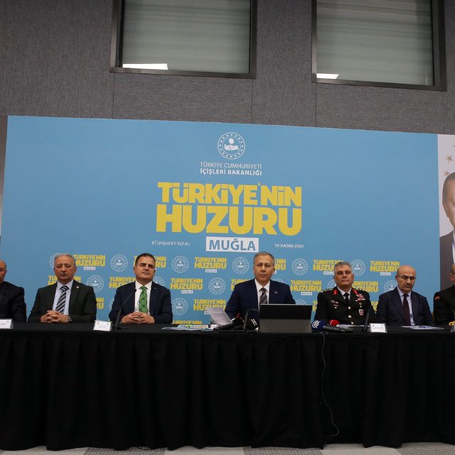 İçişleri Bakanı Yerlikaya, Muğla'da güvenlik toplantısında konuştu : (1)