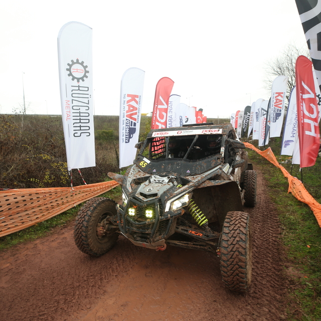 Petlas Türkiye Off-Road Şampiyonası 6. ayak yarışları devam ediyor