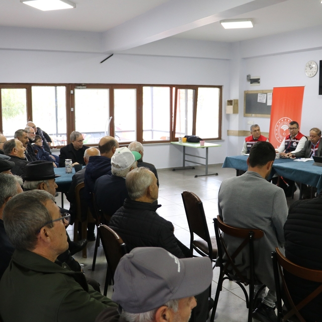 Edirne'de "Cuma Buluşmaları" programı kapsamında üreticiler bilgilendirildi