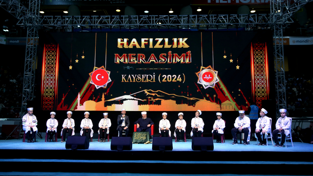 Kayseri'de hafızlığı tamamlayan 455 öğrenci için icazet töreni yapıldı