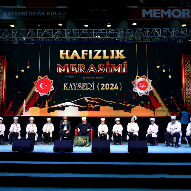 Kayseri'de hafızlığı tamamlayan 455 öğrenci için icazet töreni yapıldı