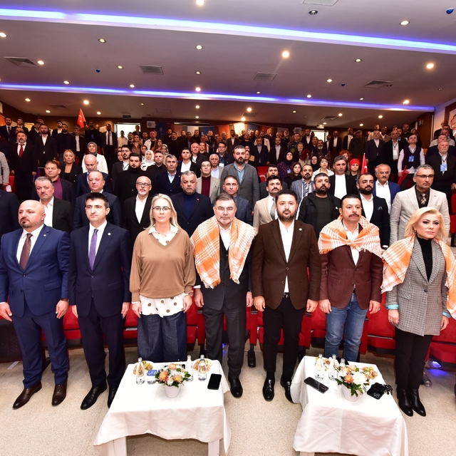 AK Parti Menderes İlçe Kongresi yapıldı