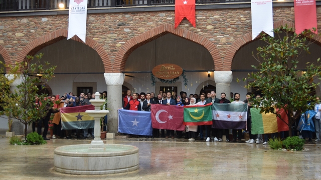 Farklı ülkelerden gelen öğrenciler Aydın'daki etkinlikte buluştu