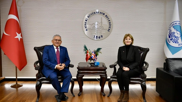 Birleşik Krallık'ın Ankara Büyükelçisi Morris'ten Kayseri Büyükşehir Belediye Başkanı Büyükkılıç'a ziyaret