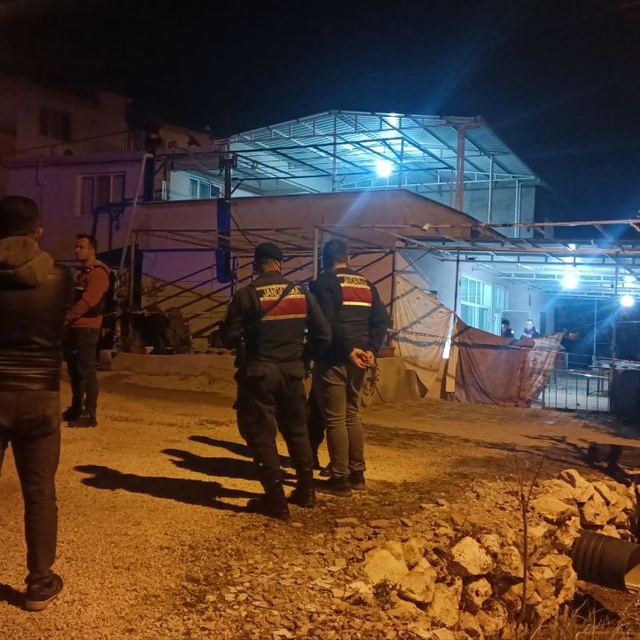 Mersin'de bir kişi eşini ve kayınbiraderini av tüfeğiyle öldürdü