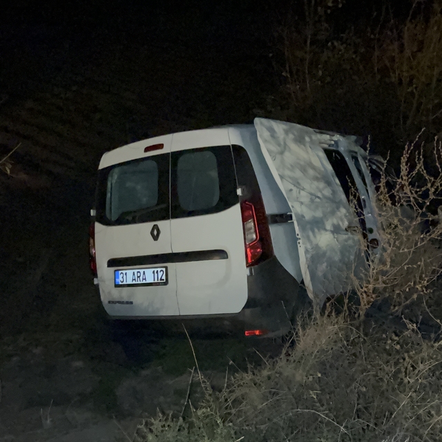 Hatay'da traktör ile hafif ticari aracın çarpıştığı kazada 2 kişi yaralandı