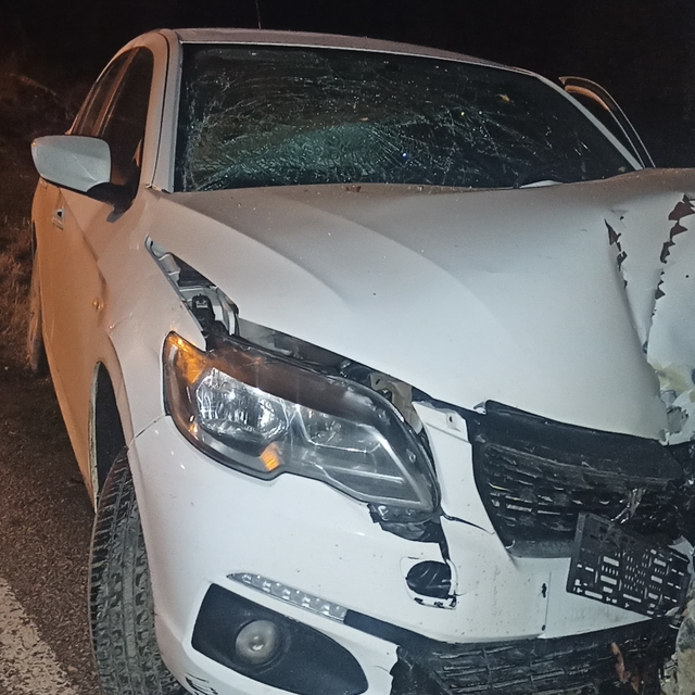 Tokat'ta camiye çarpan otomobildeki 8 kişi yaralandı