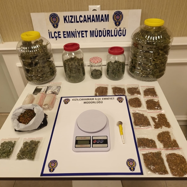 Kızılcahamam'da uyuşturucu operasyonunda 3 kişi gözaltına alındı