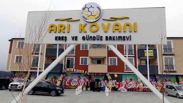 Kars'ta 100 çocuğa hizmet verecek modern donanımlı okul hizmete girdi