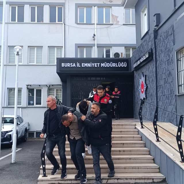 Sürücünün direksiyonda başından vurulduğu olayın nedeni borç meselesi çıktı...