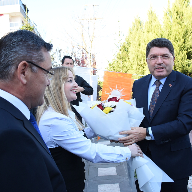 Adalet Bakanı Tunç, AK Parti'nin Bartın ve Amasra kongrelerinde konuştu: