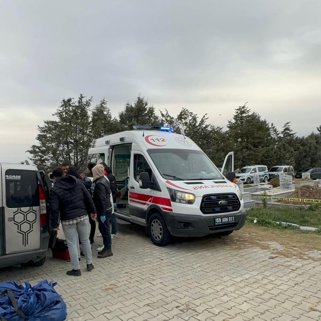 Tekirdağ'da 2 kuzenler başlarından silahla vurulmuş halde bulundu