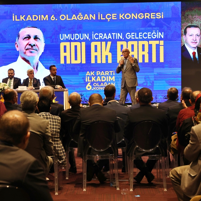 Samsun'da AK Parti'nin İlkadım ve Tekkeköy ilçe kongreleri yapıldı