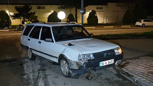 Bursa'da otomobil ile çarpışan motosikletin sürücüsü ağır yaralandı