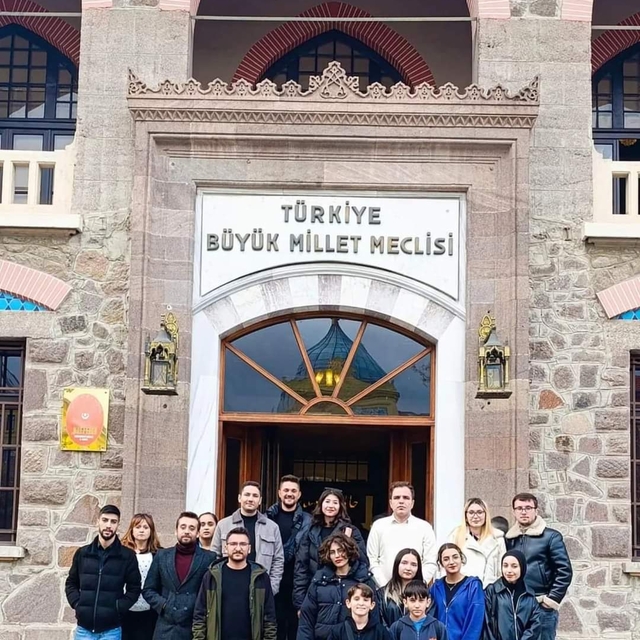 Nallıhanlı öğrenciler, eski TBMM binaları ile Anıtkabir'i ziyaret etti