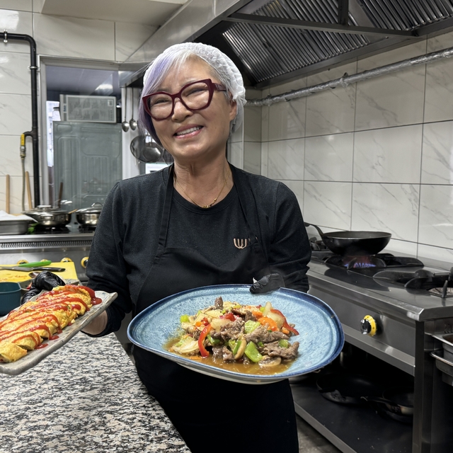 Tekirdağ'da restoran açan Güney Koreli aşçı, ülkesinin lezzetlerini tanıtıy...
