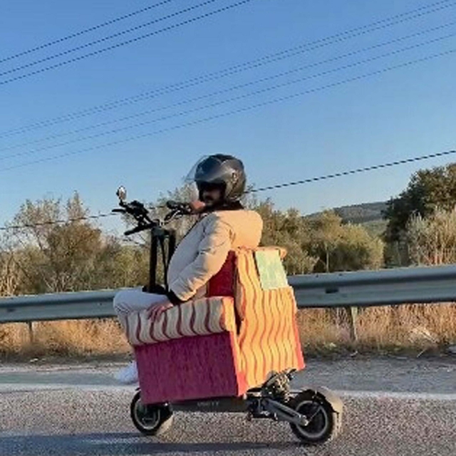 Koltuk monte ettiği skuter ile yolculuğa para cezası