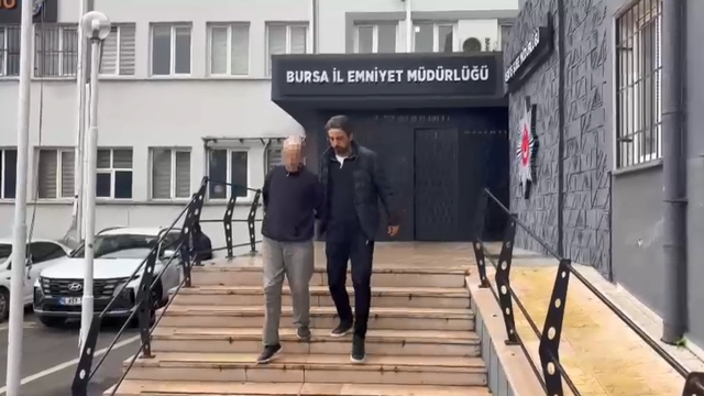 Otobüste kadını bıçaklayan şüpheli yakalandı