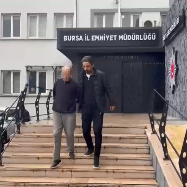 Otobüste kadını bıçaklayan şüpheli yakalandı