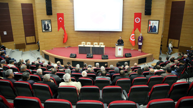 Kastamonu'da "Arı Sağlığı, Arı Ürünleri ve Koloni Yönetimi" paneli başladı