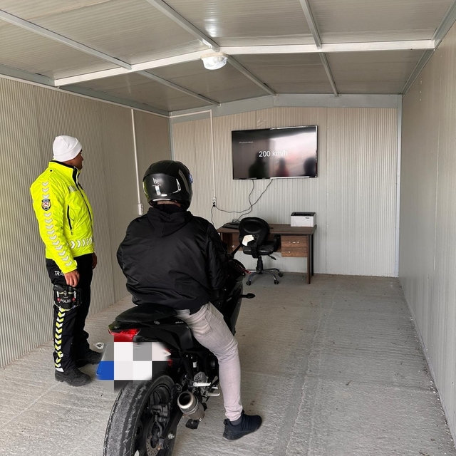 Niğde'de sürücü ve yolculara trafik kuralları anlatıldı