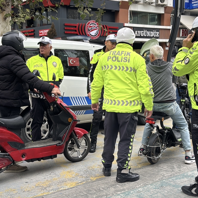 Bolu'da motosikletlilere yönelik denetimler trafiğe kapalı alanları daha gü...