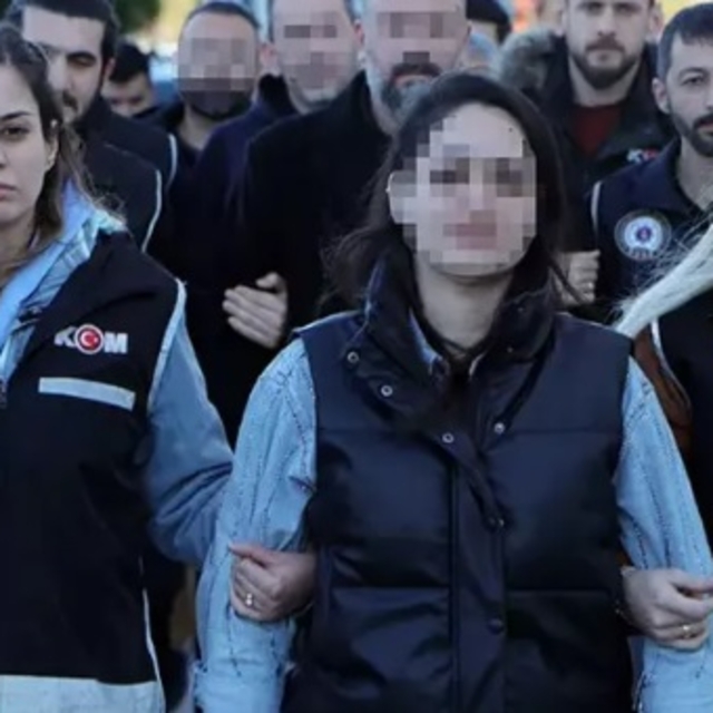 Adana'da rüşvetten yargılanan belediye başkan danışmanı ile reklamcıya tahl...