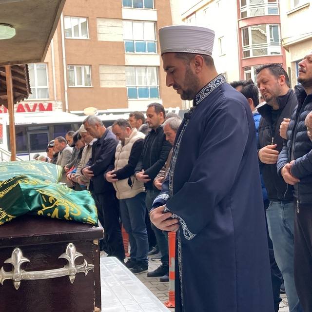 Bilecik'te trafik kazasında hayatını yitiren anne ve kız Eskişehir'de topra...