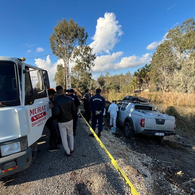 Mersin'de sulama kanalındaki kamyonette diş hekimi ölü bulundu