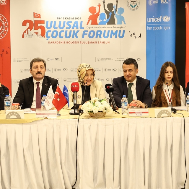 Samsun'da "25. Ulusal Çocuk Forumu Çeyrek Asır Çocuk Buluşmaları" başladı