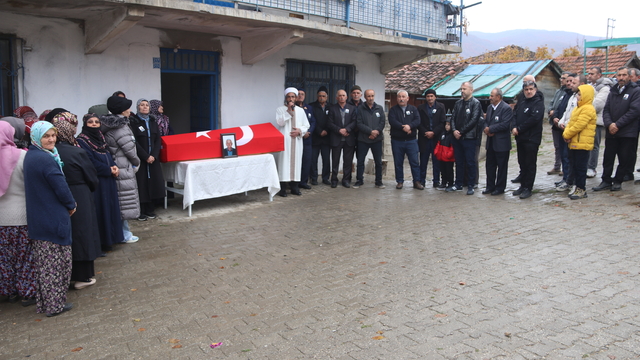 Amasya'da vefat eden Kıbrıs gazisi Dursun Okan son yolculuğuna uğurlandı