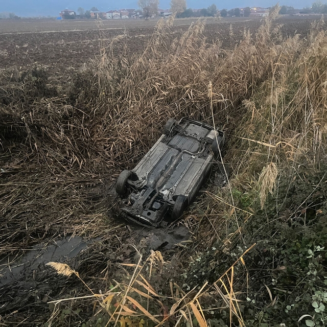 Tokat'ta devrilen otomobildeki emekli polis öldü
