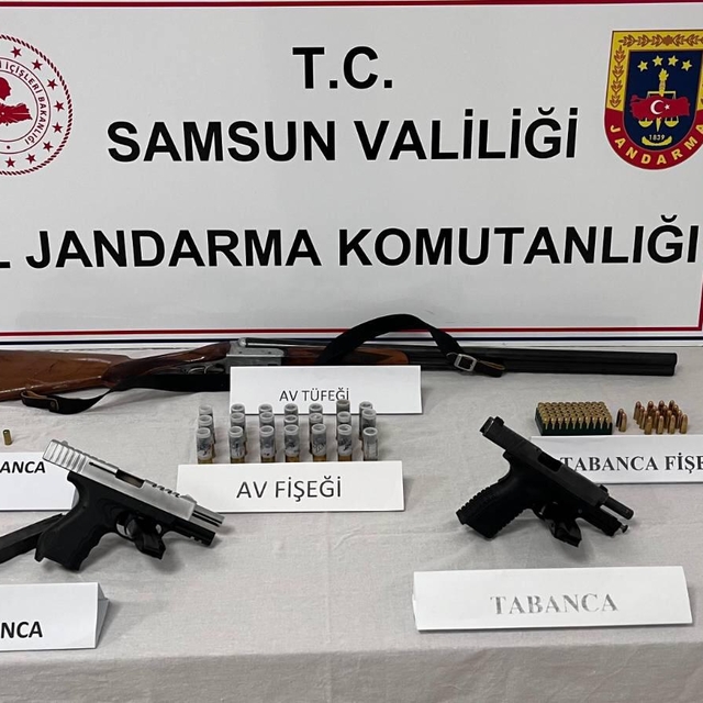 Samsun'da evinde ruhsatsız silah bulunduran kişi gözaltına alındı
