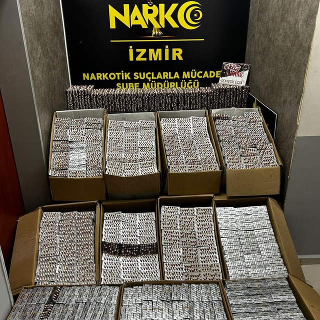 İzmir'deki uyuşturucu operasyonunda 2 kişi tutuklandı