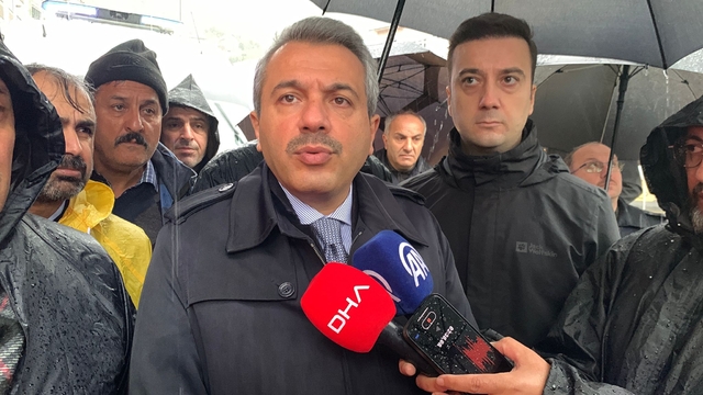 Rize'de heyelan: 1 ölü, 2 bina tahliye edildi (3)