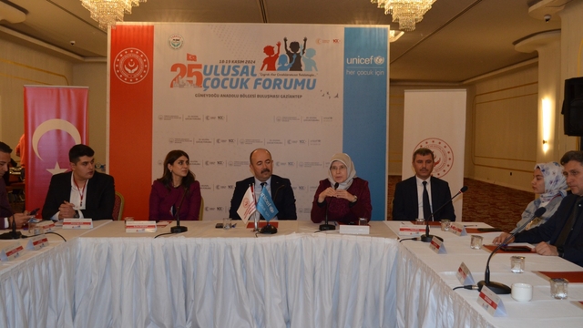 Gaziantep'te "25. Ulusal Çocuk Forumu Çeyrek Asır Çocuk Buluşmaları" yapıldı