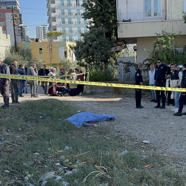 Adana'da ekmek almaya giderken sokakta rahatsızlanan kadın yaşamını yitirdi