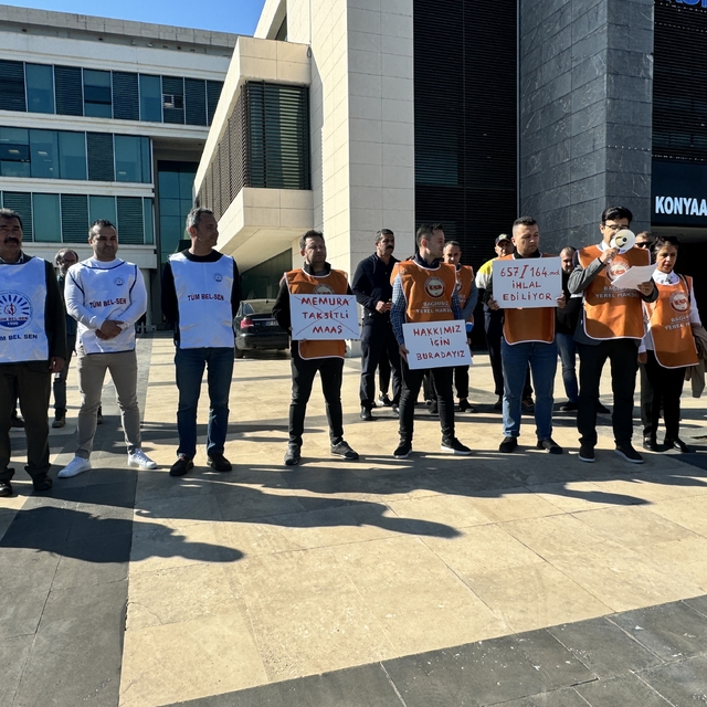 İşçi ve memur maaşlarını eksik yatıran Konyaaltı Belediyesi yönetimi protes...