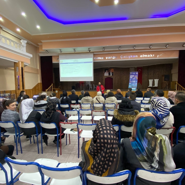 Mudurnu'da "NarkoRehber ve Terörle Mücadele" konferansı verildi