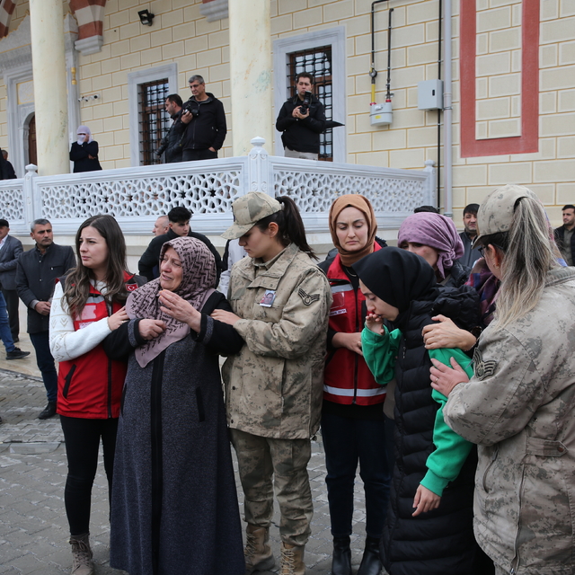 Kalp krizi sonucu hayatını kaybeden iki güvenlik korucusu Bitlis'te son yol...