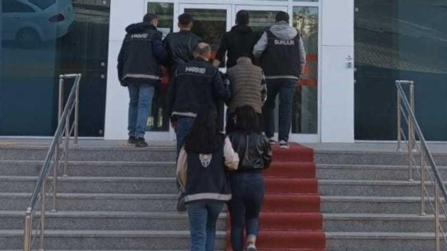 Burdur'da uyuşturucu operasyonlarında 5 zanlı tutuklandı