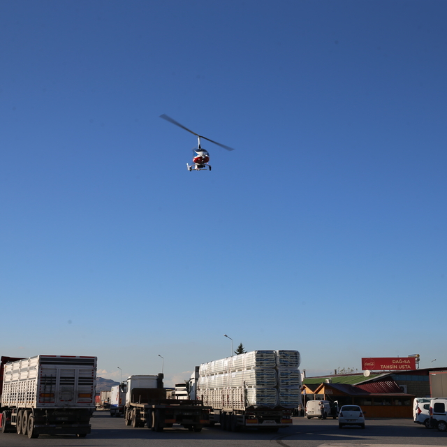 Hatay'da jandarma ekipleri cayrokopter destekli trafik denetimi yaptı