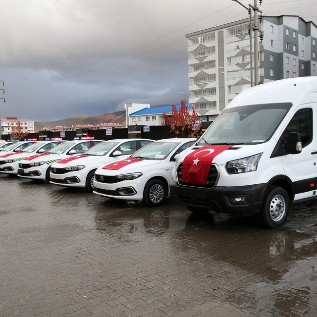 İçişleri Bakanlığınca Bitlis Emniyet Müdürlüğüne 12 yeni araç tahsis edildi