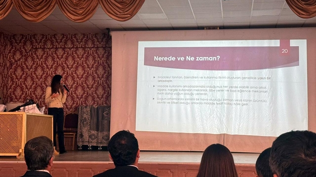Pamukova'da "bağımlılıkla mücadele" ile "çocuk ihmali ve istismarı" konulu seminer düzenlendi