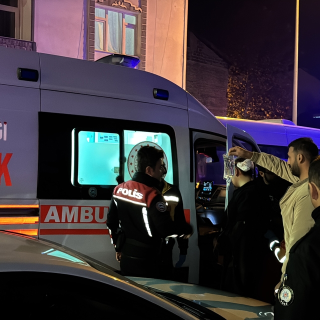 Elazığ'da bıçaklı kavgada 2 kişi yaralandı