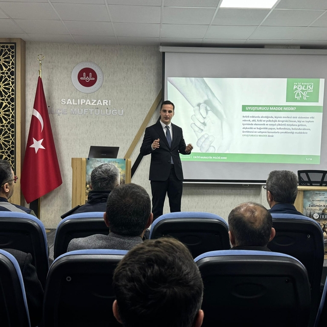 Salıpazarı'nda imamlara uyuşturucu ve bağımlılıkla mücadele eğitimi verildi