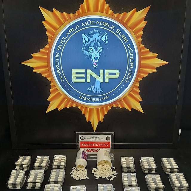 Eskişehir'de uyuşturucu operasyonunda yakalanan 3 zanlı tutuklandı