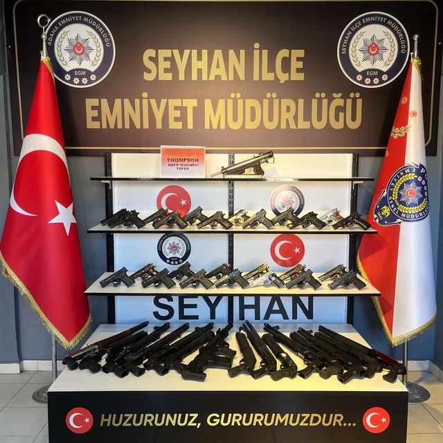 Adana'da operasyon ve denetimlerde 76 ruhsatsız silah ele geçirildi