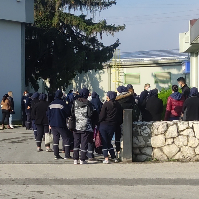 Bursa'da iplik fabrikasında kimyasal tepkimeden etkilenen işçiler hastaneye...