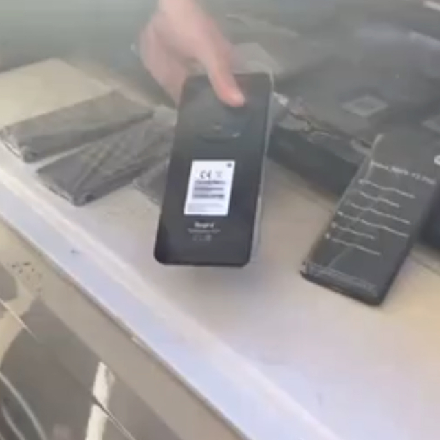 TIR'da 1 milyon lira değerinde 79 kaçak cep telefonu ele geçirildi